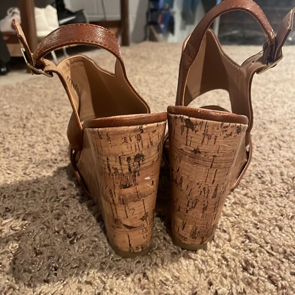 Women’s faux leather wedge heel - size 6.5 - Picture 3 of 5